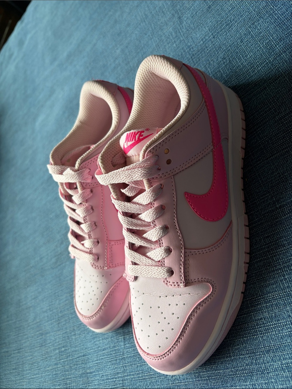 Nike Kids Pink Low-Top Sneakers with Hot Pink Swoosh - Picture 3 of 6